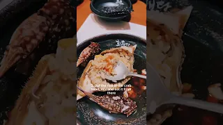 How to properly eat Korean soy marinated raw crab 간장게장