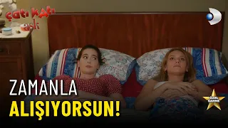 Ayşen ve Yasemin Birlikte Uyudu!  - Çatı Katı Aşk Özel Klip