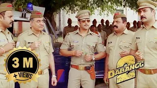 बच्चा भैया की रैली में पहोचे Inspector Chulbul Pandey: धमाकेदार एक्शन कॉमेडी सीन - Dabangg 2