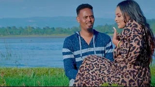 Qamar Suugaani Ft Warda Happy - Jawi (Officail Video)