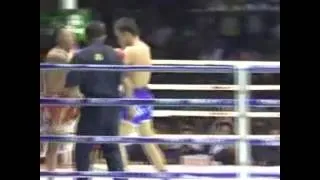 Saenchai vs 2 Men (Lumpinee, 2009): Petchboonchu and Sagetdao