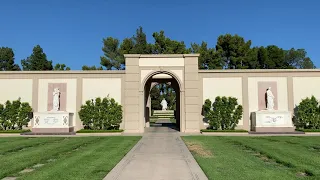 Grave of Liberace (1919–1987)—Forest Lawn Cemetery, Hollywood Hills  🕯