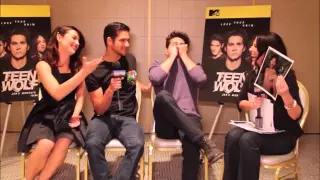[VOSTFR]Dylan O'Brien, Tyler Posey & Crystal Reed :  Guess the Wolf Abs Quiz