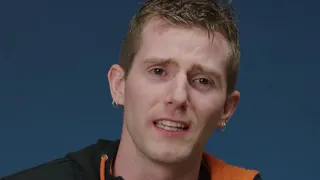 Linus Tech Tips Reads Mean and Funny Comments! Hilarious!