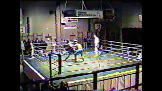 Early junior boxing match Robert Paulsbyen vs Roar Sørum