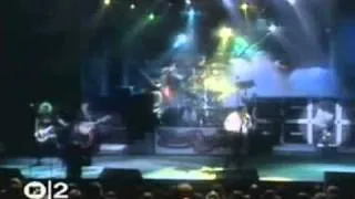 Guns N' Roses - Welcome to the Jungle (Live w/ Lyrics)