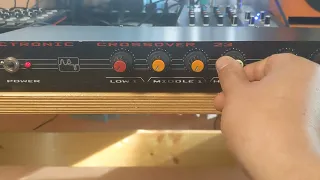 Resprom electronic crossover 23