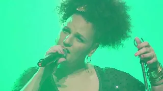 קרולינה - צל עץ תמר - בהופעה // Karolina - Shadow Of The Palm Tree - Live