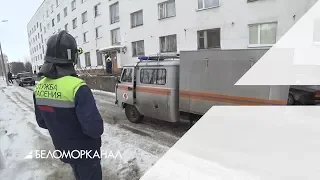 Мужчина собирался выпрыгнуть из окна 📹 TV29.RU (Северодвинск)