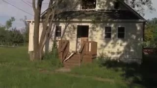 Very Old Abandoned Home in a small ghost town Urban Exploration