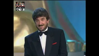 Gigi Proietti ritira il Telegatto 1996