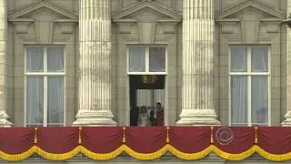 Time-lapse of royal wedding crowds