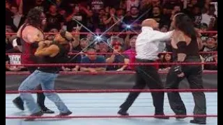 Shawn Michaels attacks the undertaker wwe monday night raw 29/10/2018