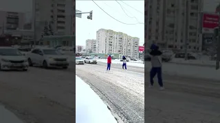 Внезапный Баттл от Пешеходов 🤣 Tik Shuffle Tuzelity