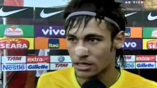 Neymar nervosa agride reporter