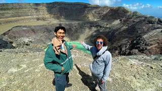 We climbed an ACTIVE VOLCANO Ft. Fernanfloo | El Salvador #2 🌋🇸🇻