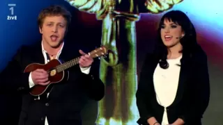 Tomáš Klus & Ewa Farna - sestřih úvodních písní (ceny Anděl 2010)