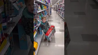 This little boy outsmarts his dad ❤️