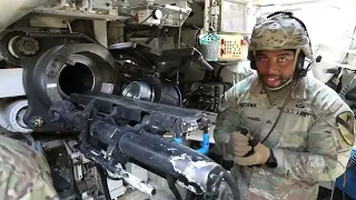 GUN CREWS...A Closer Look Inside U.S Army M109A7 Paladin Self-Propelled Howitzer