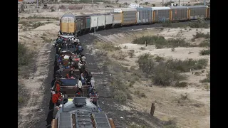 Migrants continue risky journeys on Mexico's trains