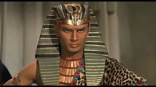 Yul Brynner: Biografia - O Nosso Eterno Rei do Sião.