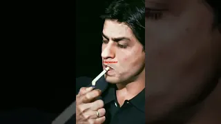 Shahrukh Khan - Chain Smoker (Please Shahrukh Don't do Smoking) Smoking is dangerous for health