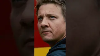 Jeremy Renner narrowly escapes scene in Bourne Legacy #movie