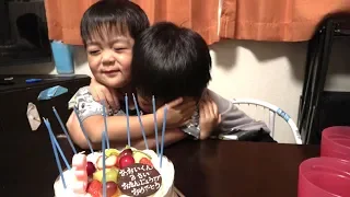 お誕生日ケーキが嬉しいけど泣いちゃうおいちゃんと鼻のクセがすごいひなごん　حفلة عيد ميلاد　happy birthday party　ひなごんとおいちゃん　　SunflowerTV