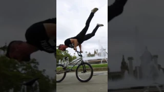 Bike Parkour through the streets of Barcelona! With the amazing Tim Knoll