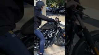 Harley Iron 883 Vance and Hines Short Shots