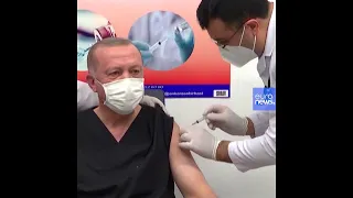 Covid-19 : Recep Tayyip Erdoğan vacciné devant les caméras - no comment