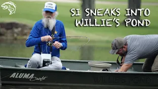 Uncle Si sneaks over to Willies Private Pond for a fish fry at Stones