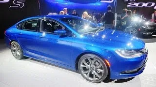 2015 Chrysler 200s AWD At The 2014 NAIAS Auto Show