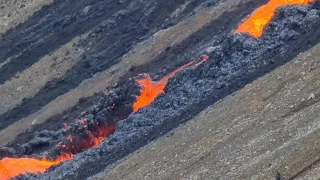 LAVA GOES FAST FOR THE OCEAN.  RIVERS OF LAVA! AUGUST 26