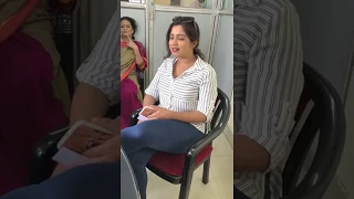 Shreya Shreya Ghoshal Singing without music :  Unplugged Jao Pakhi