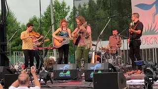 Billy In The Lowground - Molly Tuttle w-Billy Strings (Grey Fox 2019)