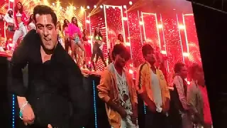 Salman Khan's Rocking live performance at IIFA 2019