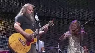Jamey Johnson with special guest Alison Krauss – Make the World Go Away (Live at Farm Aid 2016)