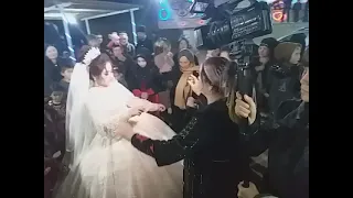 дустим туй муборак булсин туй да хушоде 🎤🎤🇹🇯🇹🇯🍺🤵👰🤝