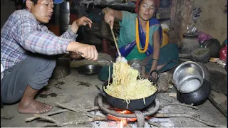 Nepali village || Cooking chowmein in the village