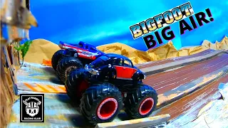 Hot Wheels Monster Trucks Team Bigfoot Vs Team VW Tournament | Diecast Racing