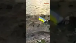 ⚡ На острові Зміїний замайорів прапор України: ЗСУ показали відео встановлення стягу 🇺🇦