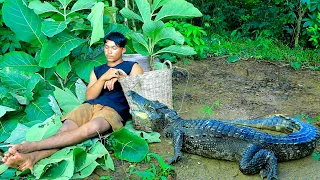 Jungle my life | Sleeping Man and met crocodile | Cook crocodile eggs with banana for Eating