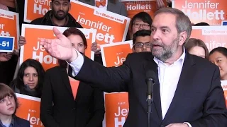 Tom Mulcair renews attacks on Justin Trudeau's deficit plan