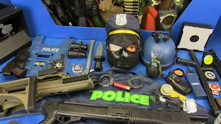 Guns Toys & Equipment ! Box Of Toys ! Realistic Toys Police Gun