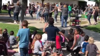 Twin Oaks Elementary School Teachers Flash Mob Dance