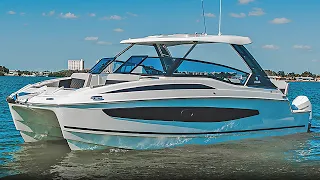 New Aquila 32 Power Catamaran - First Look