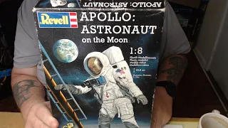 Revell 1:8 Apollo Astronaut Model Kit 04826 Review.