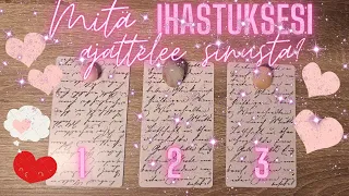 Mitä ihastuksesi tuntee sinua kohtaan? Mitkä hänen aikeensa ovat? TAROT valitse kristallikivi