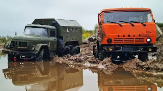 6Х6 просто ПРЁТ по бездорожью! ... КАМАЗ против ЗИЛ 131 по грязи... RC OFFroad